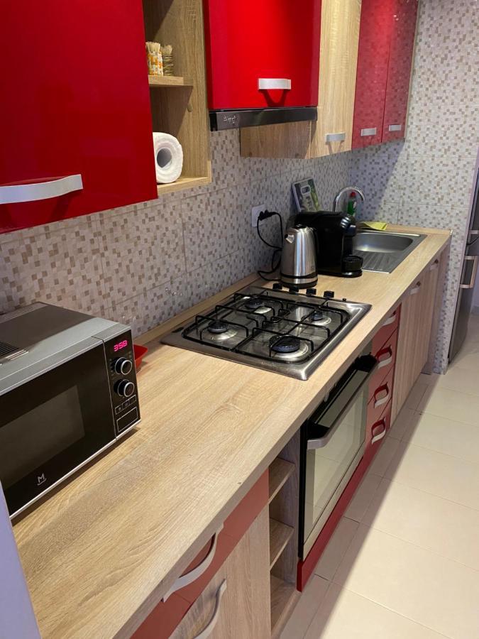 Апартаменты Igi Red Flat With Free Private Parking Клуж-Напока Экстерьер фото