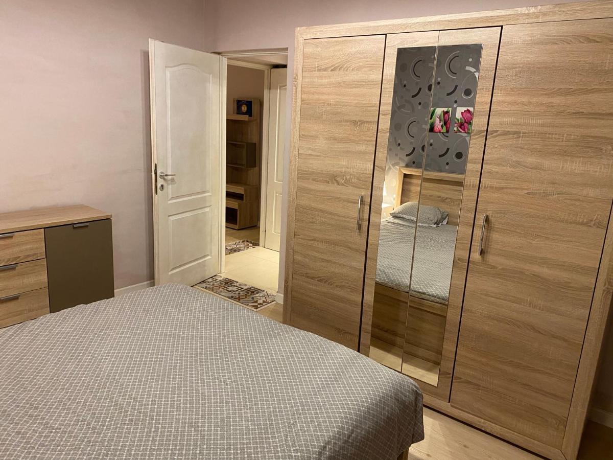 Апартаменты Igi Red Flat With Free Private Parking Клуж-Напока Экстерьер фото